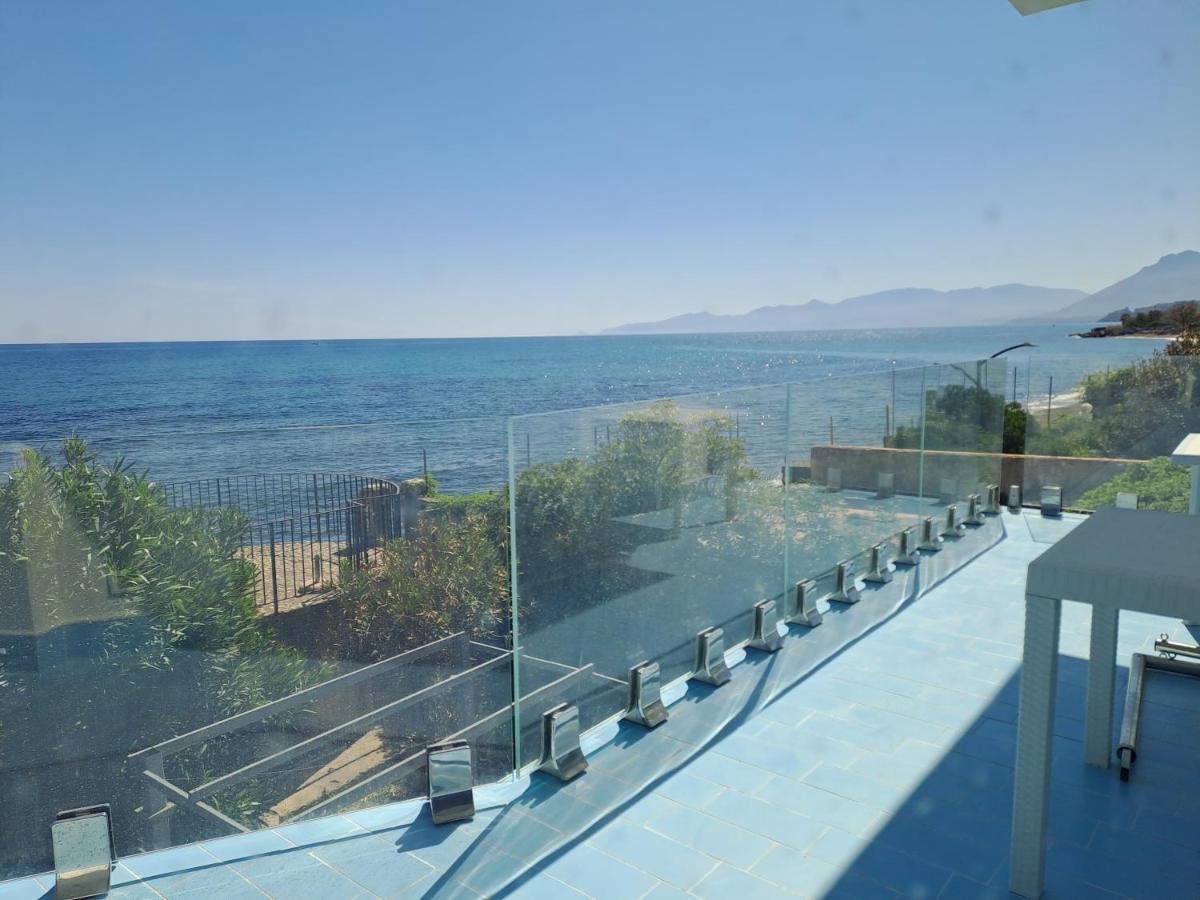 Blue Life, Sea-Luxury Rooms On The Beach Between Palermo And Cefalu' Casteldaccia Bagian luar foto