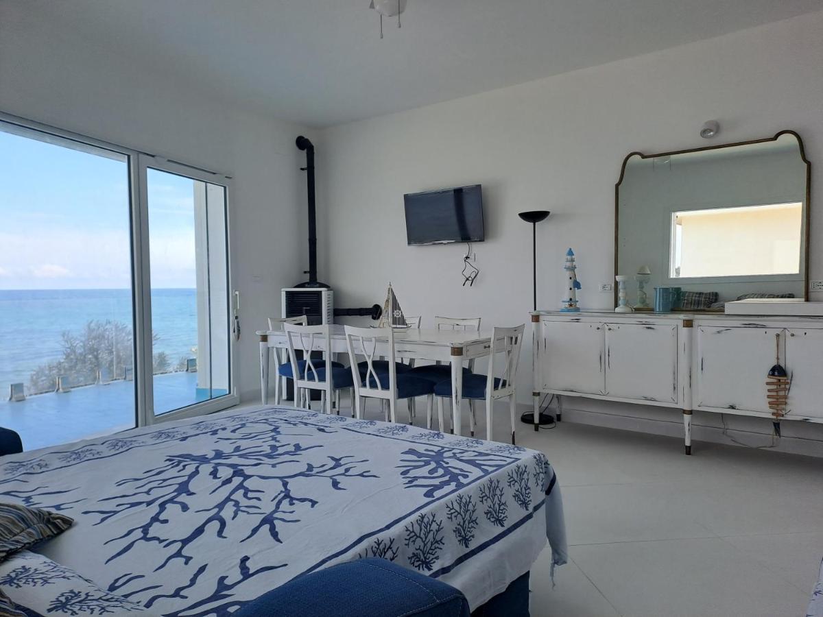 Blue Life, Sea-Luxury Rooms On The Beach Between Palermo And Cefalu' Casteldaccia Bagian luar foto