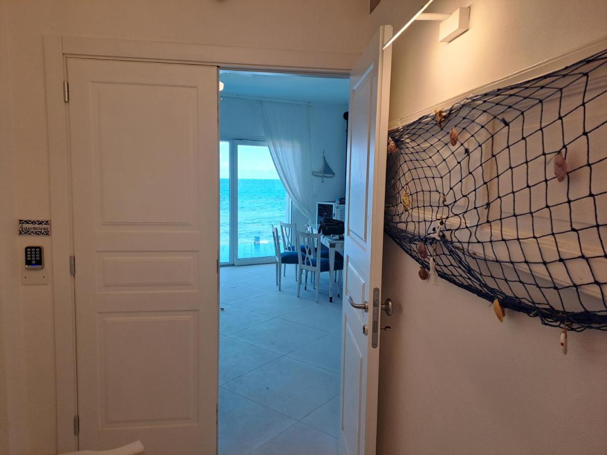 Blue Life, Sea-Luxury Rooms On The Beach Between Palermo And Cefalu' Casteldaccia Bagian luar foto