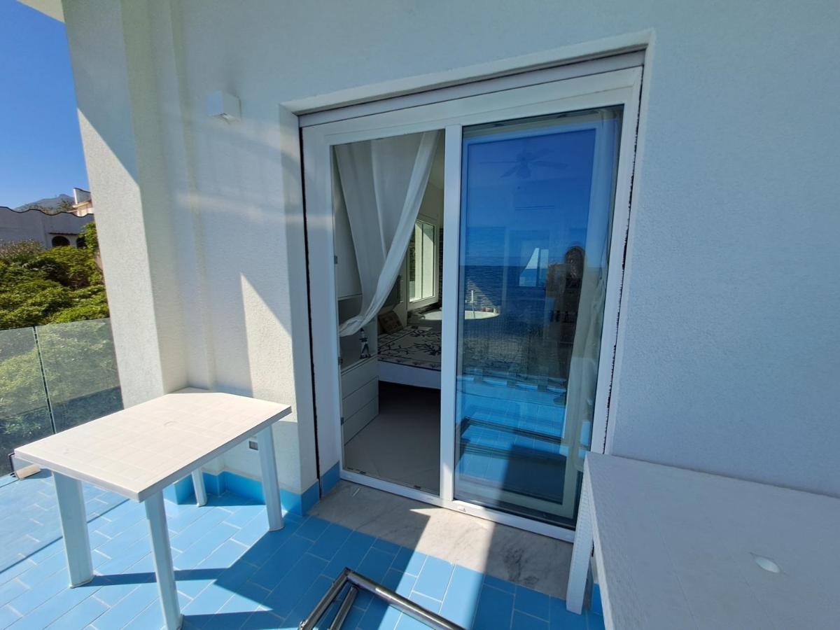 Blue Life, Sea-Luxury Rooms On The Beach Between Palermo And Cefalu' Casteldaccia Bagian luar foto