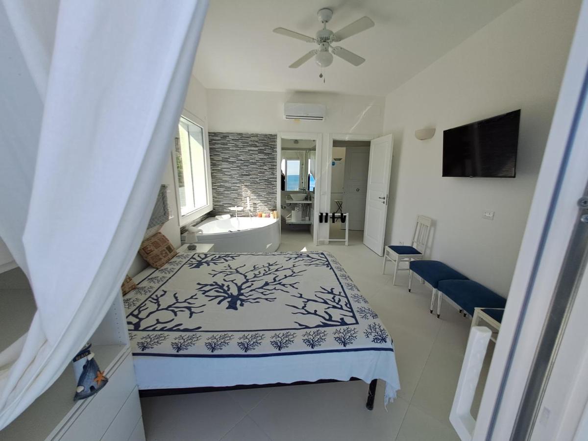 Blue Life, Sea-Luxury Rooms On The Beach Between Palermo And Cefalu' Casteldaccia Bagian luar foto