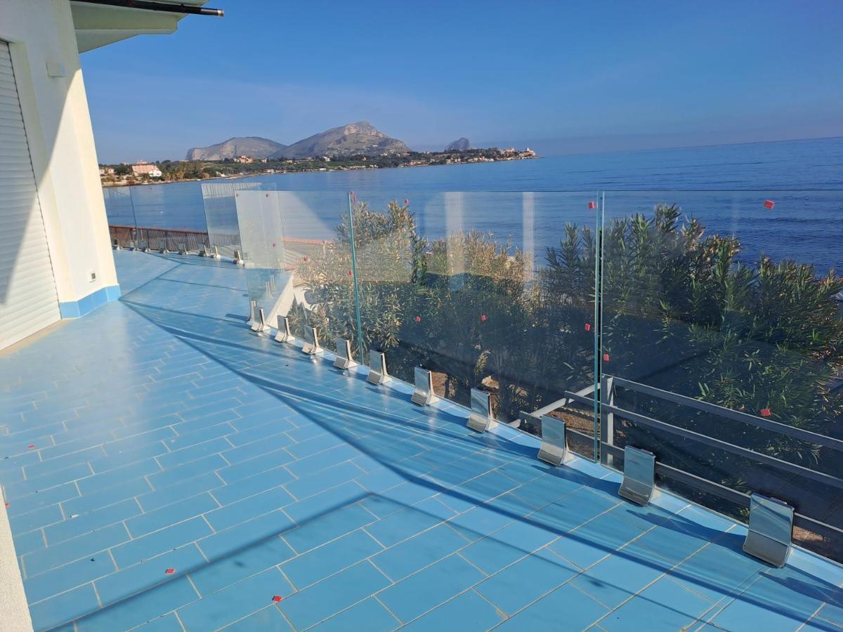 Blue Life, Sea-Luxury Rooms On The Beach Between Palermo And Cefalu' Casteldaccia Bagian luar foto