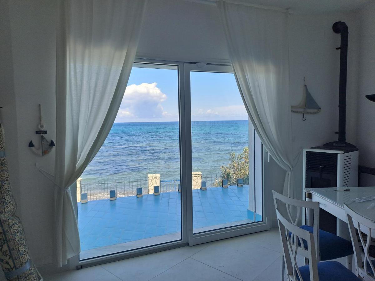 Blue Life, Sea-Luxury Rooms On The Beach Between Palermo And Cefalu' Casteldaccia Bagian luar foto