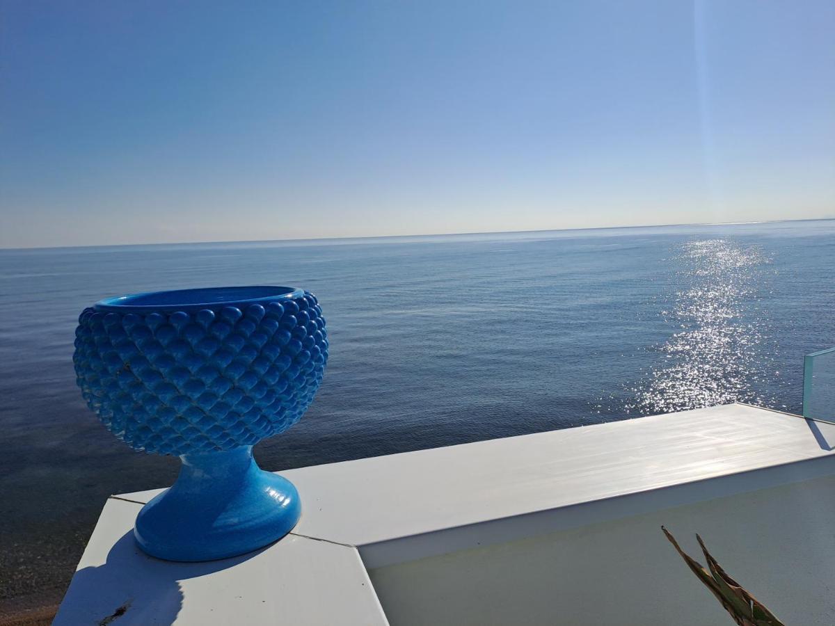 Blue Life, Sea-Luxury Rooms On The Beach Between Palermo And Cefalu' Casteldaccia Bagian luar foto