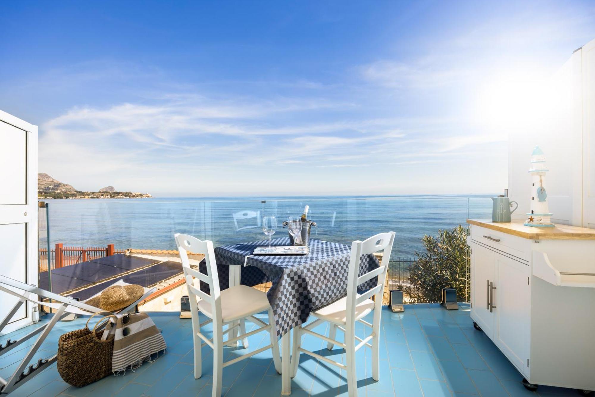 Blue Life, Sea-Luxury Rooms On The Beach Between Palermo And Cefalu' Casteldaccia Ruang foto