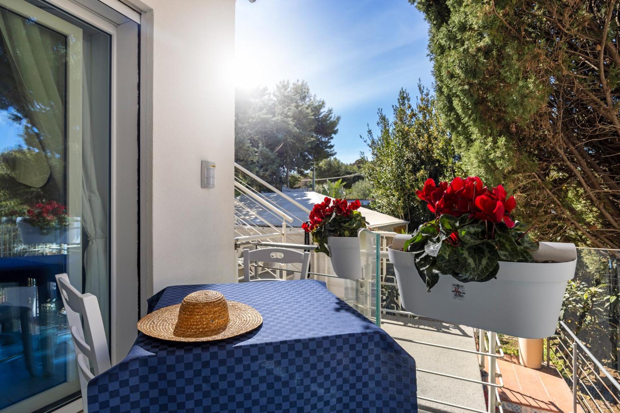 Blue Life, Sea-Luxury Rooms On The Beach Between Palermo And Cefalu' Casteldaccia Ruang foto