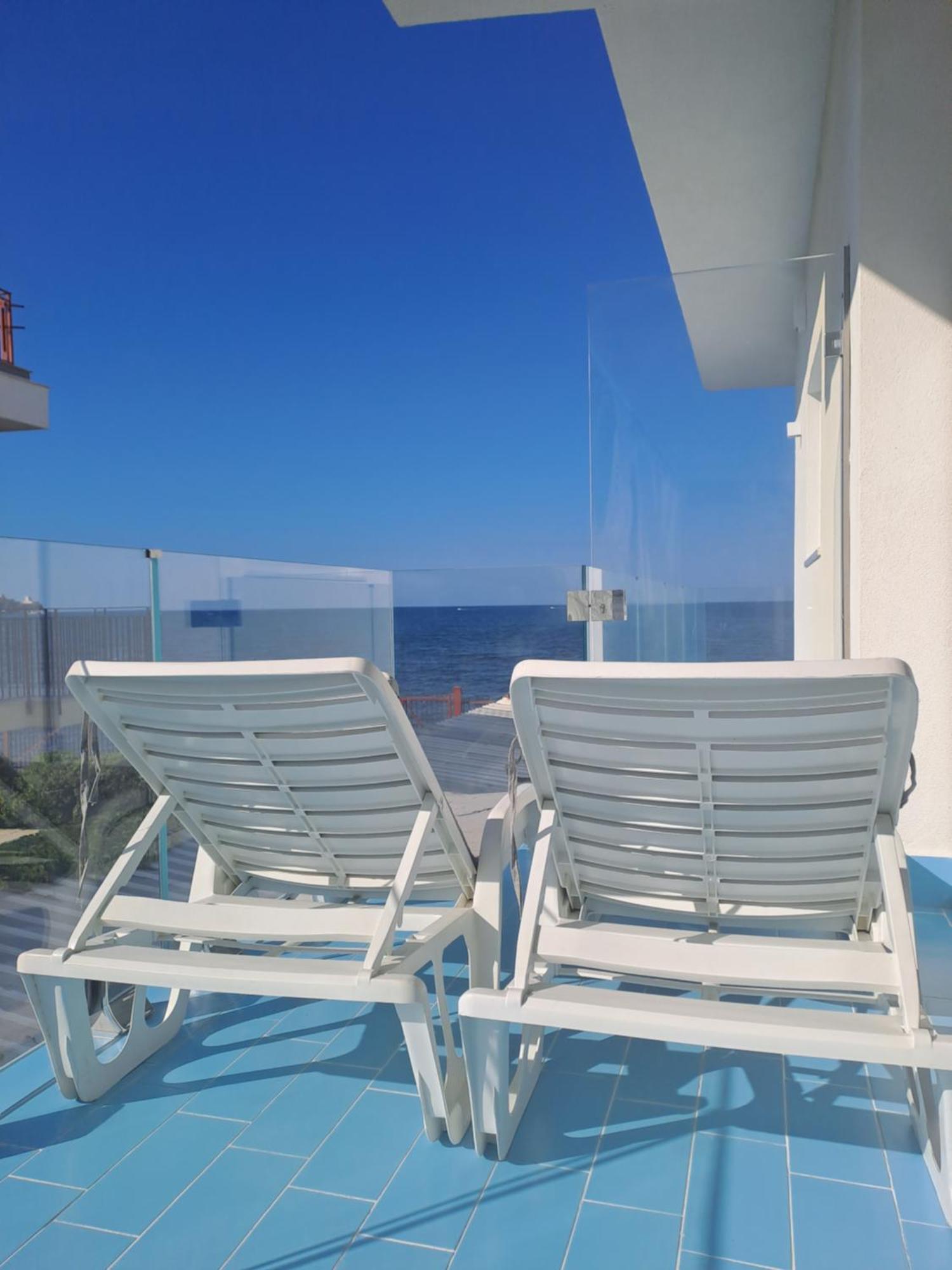 Blue Life, Sea-Luxury Rooms On The Beach Between Palermo And Cefalu' Casteldaccia Bagian luar foto